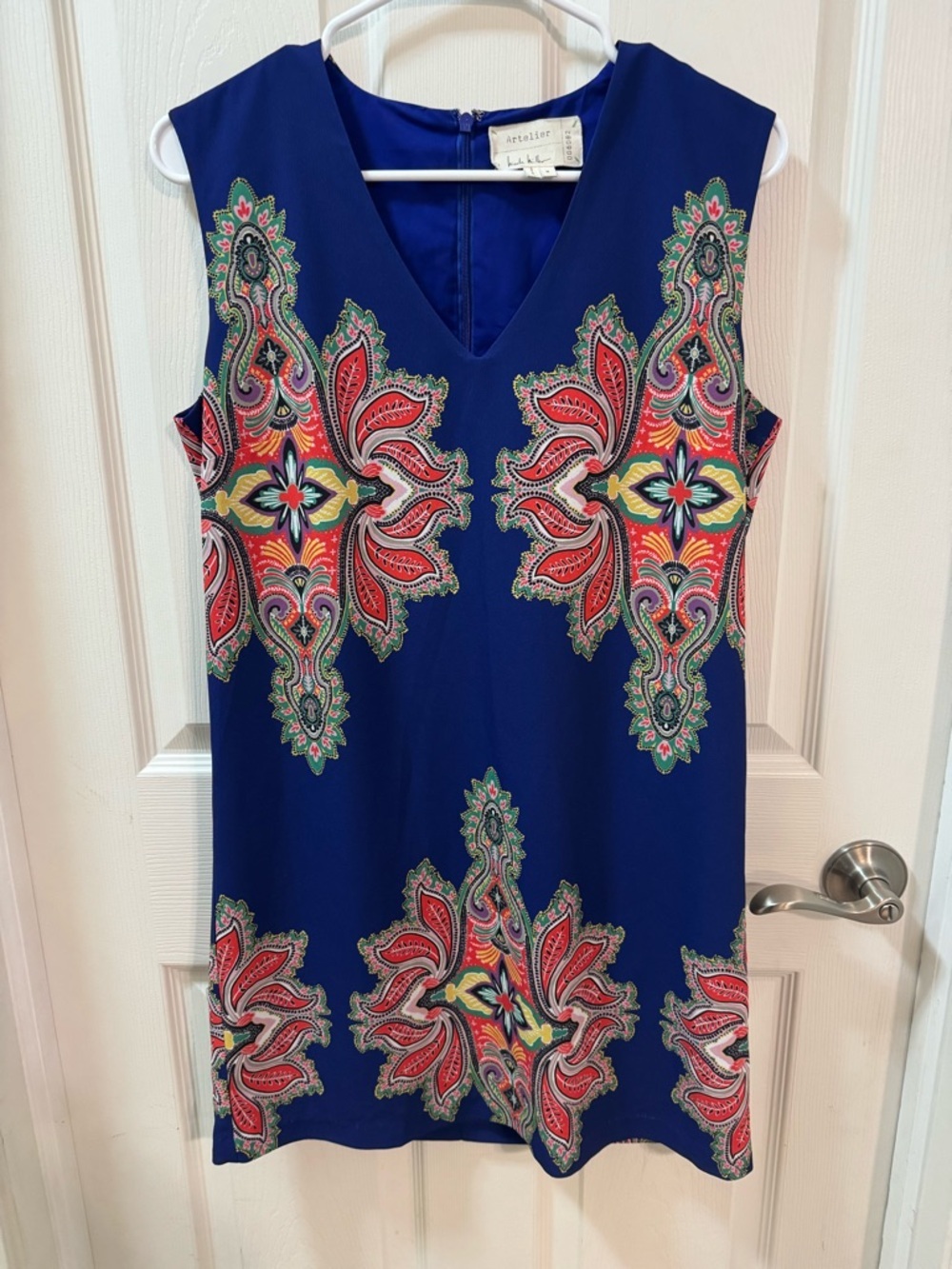 Nicole Miller Atelier Blue Bali
Dress size medium